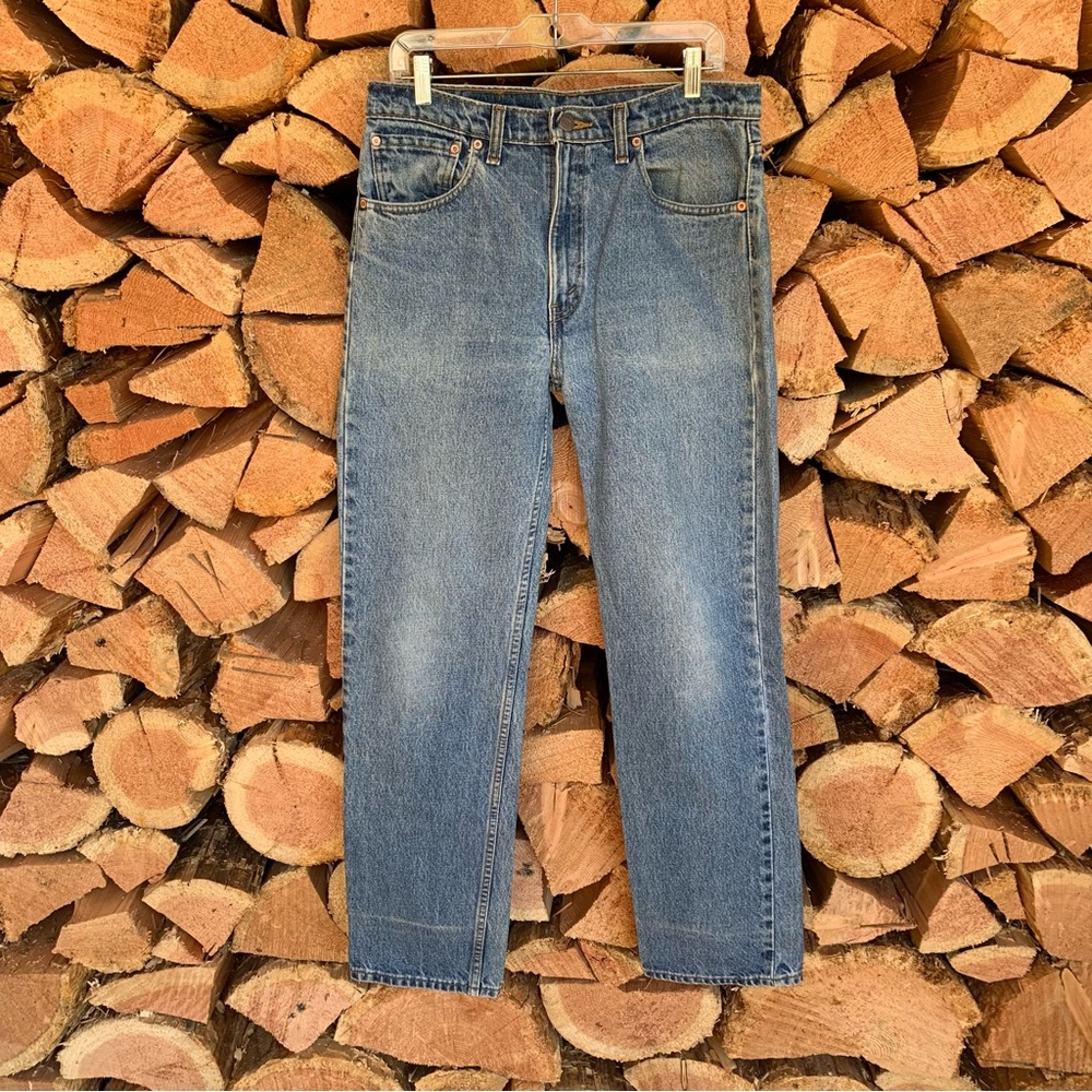 Vintage Levi’s Strauss Men's 34‎ x 32 Straight Fit Light Wash Blue Denim Jeans